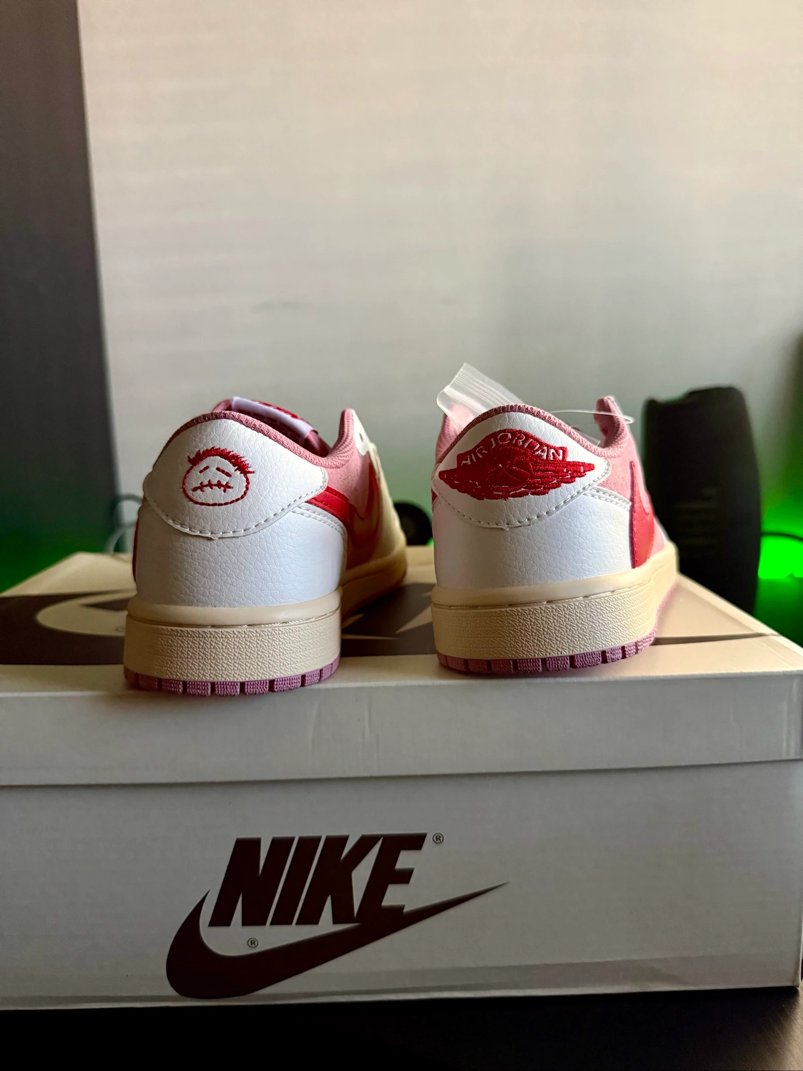 Nike Air Jordan 1 Low x Travis Scott Roze – Maat 37,5 (Nieuw) – photo 5